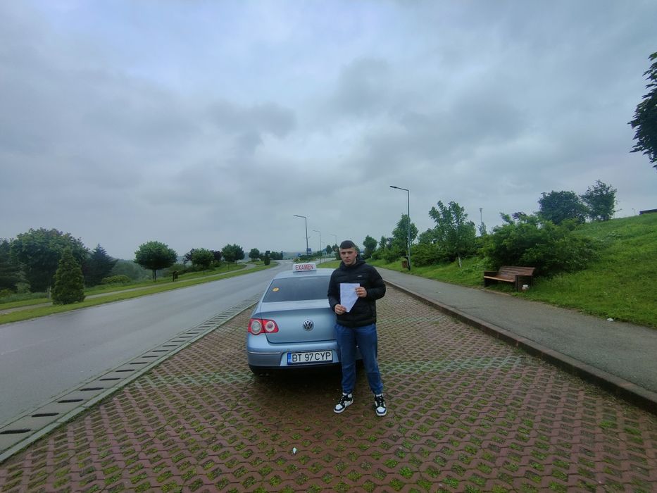 Scoala de soferi, instructor auto