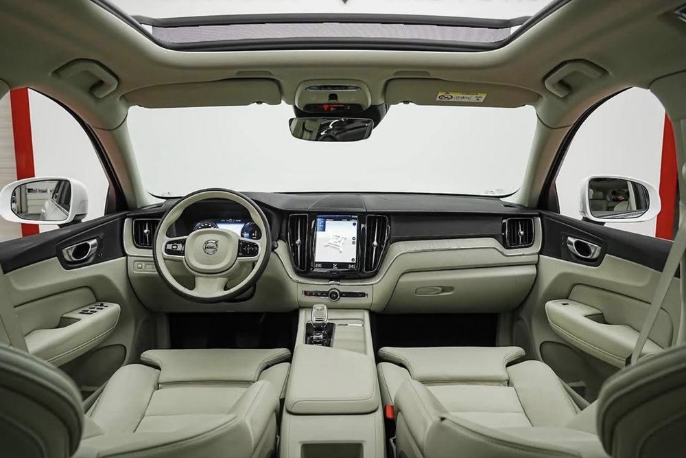 Volvo XC60 T6 AWD 4x4 plug-in hybrid 340 CP An 2021