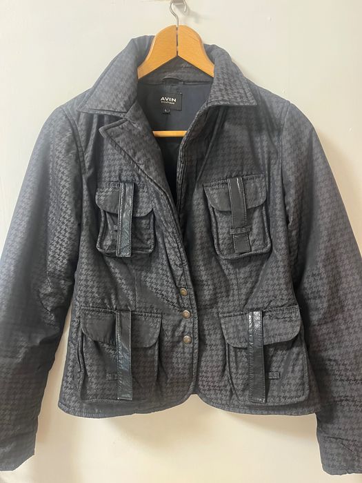 Дамско черно яке Avin