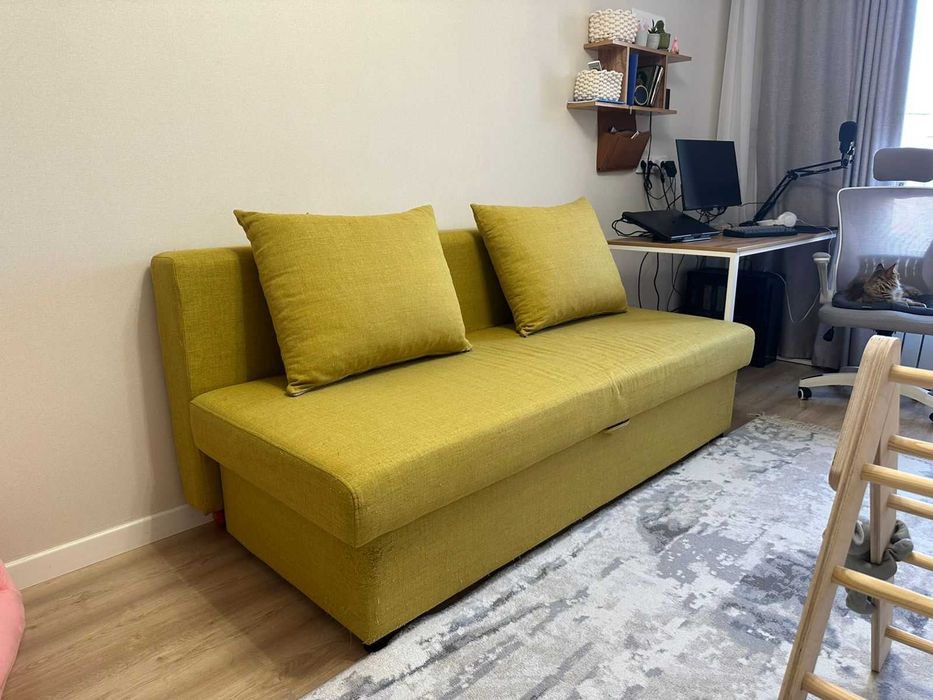 Продам Диван вместе со кух. столом в хорошем состоянии