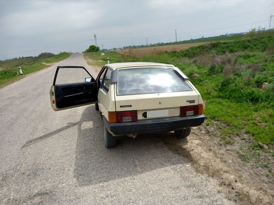 Лада 08 срочно сотилади