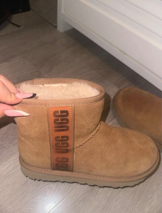 UGG Classic Mini Side Logo Marime 37