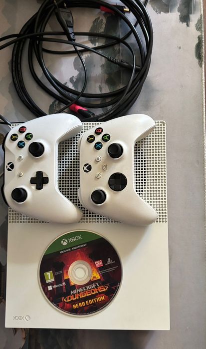 Xbox one s 1tb 2 геймпада
