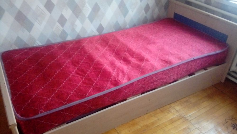 Мебель срочно продам