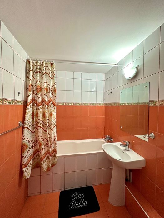 PF închiriez apartament