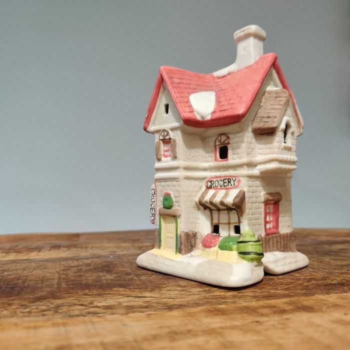 Set 5 casute ceramice 'Classic Village', decoratiune Craciun, diorama