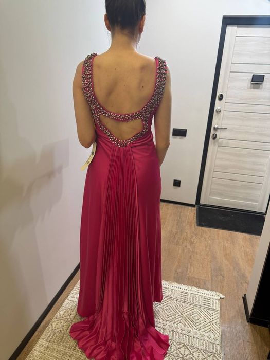 Вечернее женское платье