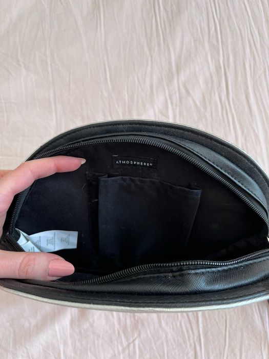 Poseta de mana Atmosphere