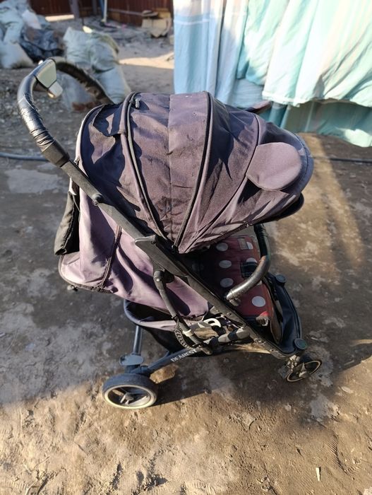 Продам прогулочную коляску детскую