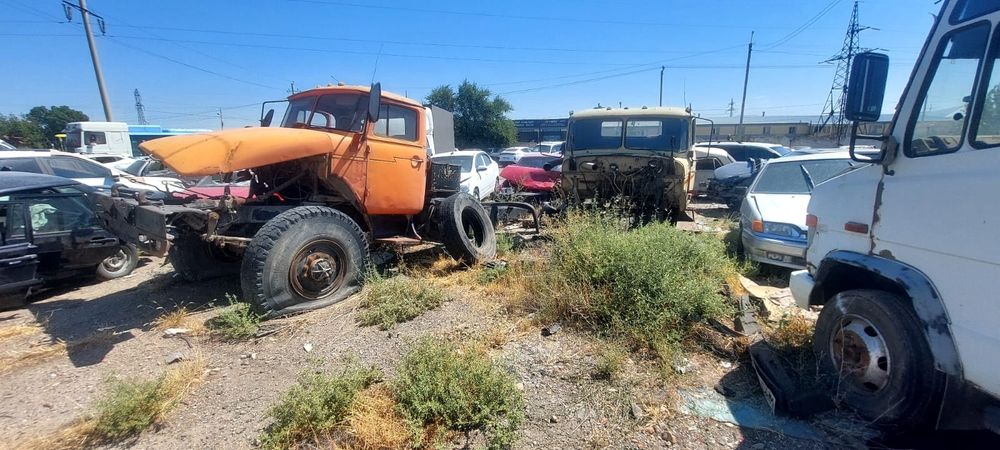 Грузовой Урал 5557