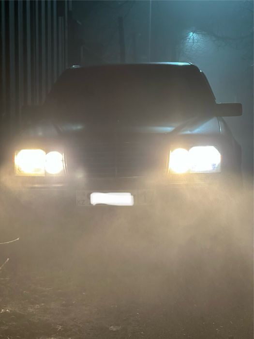 Мерседес w 124 2.6E