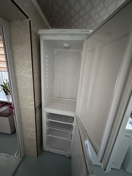 Холодильник Vestel