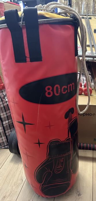 Продам боксерскую грушу