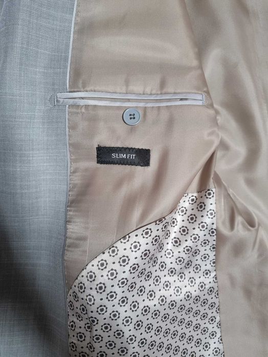 Vand costum pentru barbati nou SLIM FIT