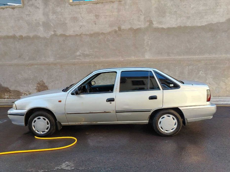 Nexia sotiladi srochna