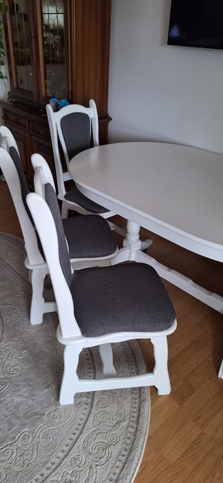 Vând masă+4 scaune lemn masiv