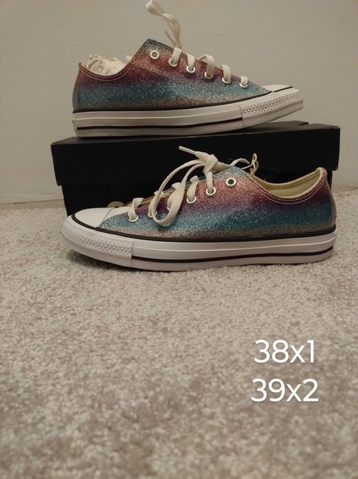 Vând pantofi sport Converse