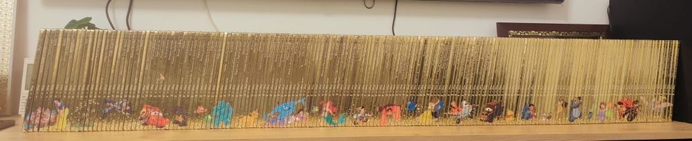 Colecția de 180  cărți disney