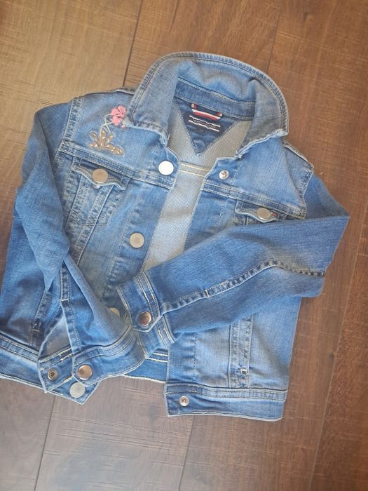 Geaca tommy hilfiger mărimea 104