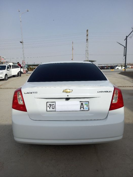 Lacetti 1.8 srochna sotuvda