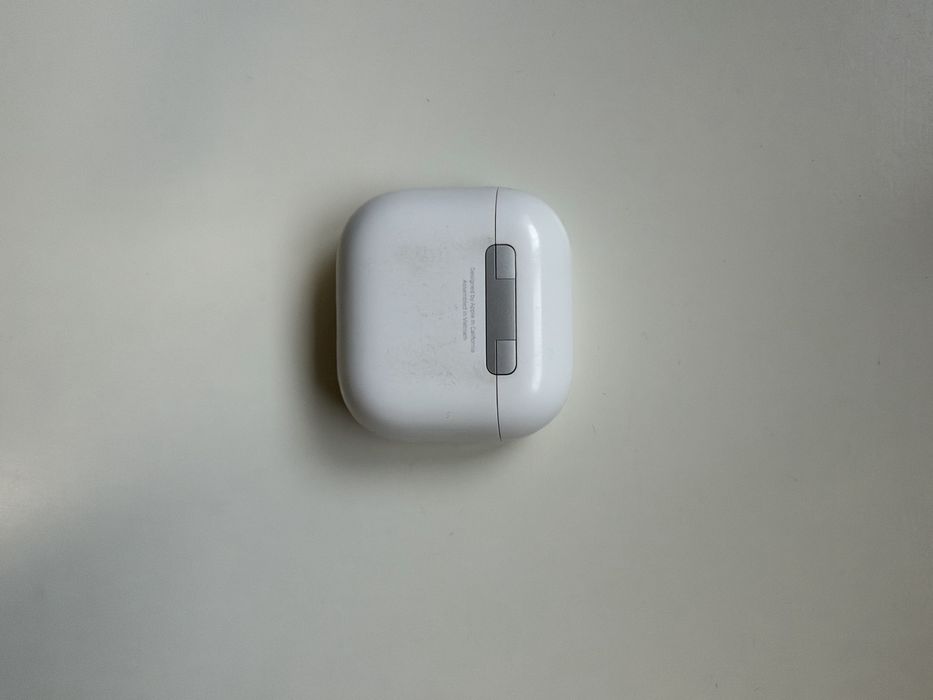 AirPods 4 pro noise canceling