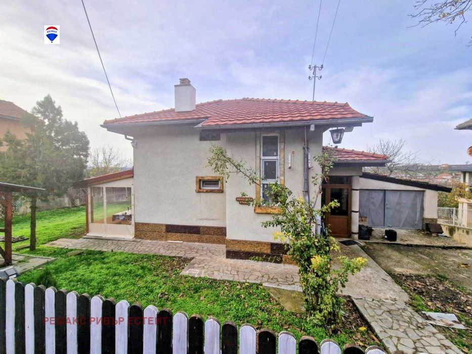 Селска къща за продажба в с. Красен, обл. Русе