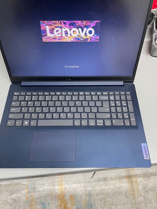Laptop idea Pad 1