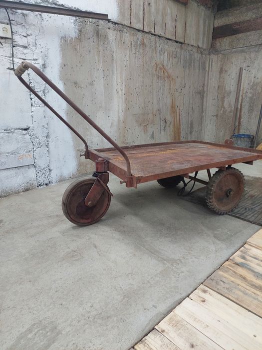 Продам тележку трёхколёсную