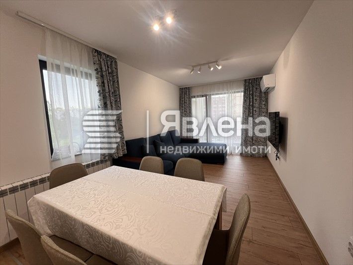 Дава се под наем Тристаен апартамент в София, Младост 3 - 100 кв.м за 950 € - Снимка #1