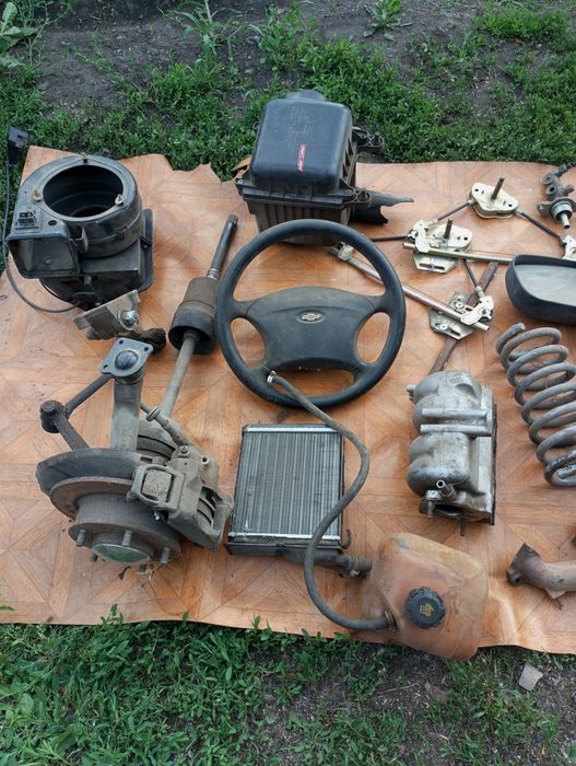 Продам запчасти .