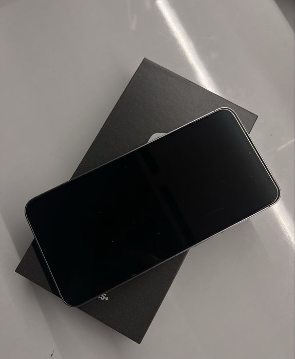 Продам Samsung S25+ на 256гб