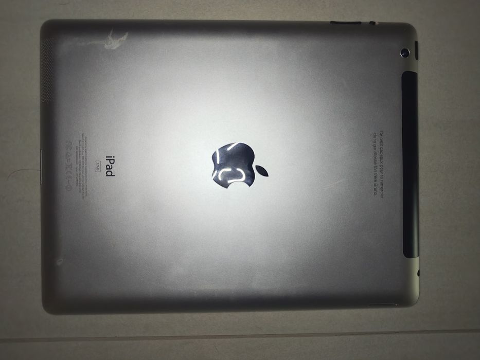 iPad 3rd Gen - 32GB - Alb - WiFi + GSM