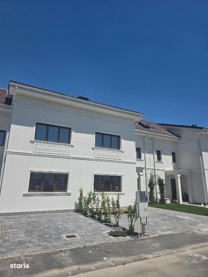 Duplex premium 5 camere, 3 bai, panouri fotovoltaice,Torontalului/ Meh