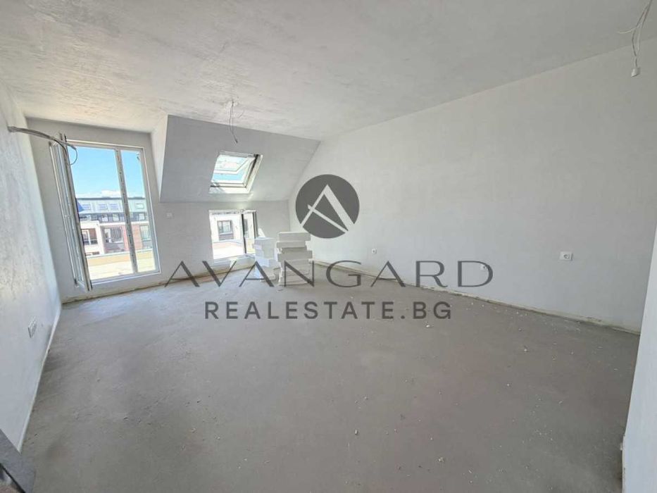 Продава се Тристаен апартамент в Пловдив, Остромила - 123 кв.м за 1330 €/кв.м - Снимка #1