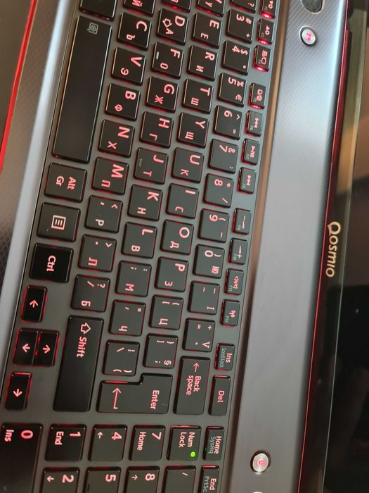 Лаптоп 3D Toshiba Qosmio X870