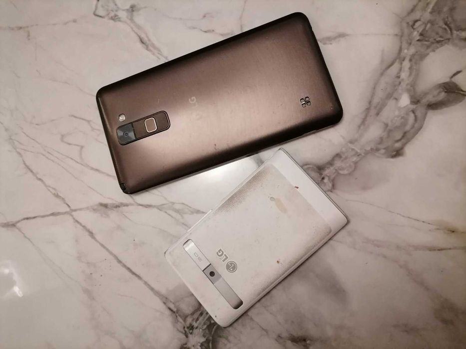 ДВА неработещи смарт телефона LG за 20лв