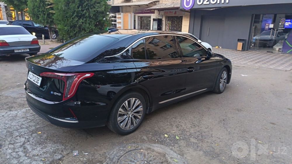 Hongqi eqm 5 sotiladi 500 taligi 2025