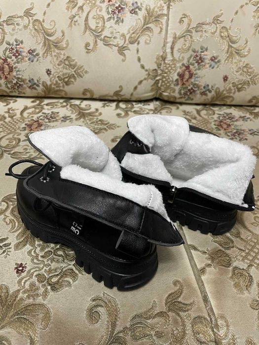 Продам женские зимние ботинки