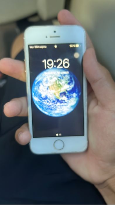 Айфон 5 s идияльном состаяни