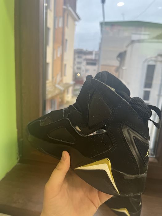 Air Jordan Max Aura 7 Black/Metallik Gold