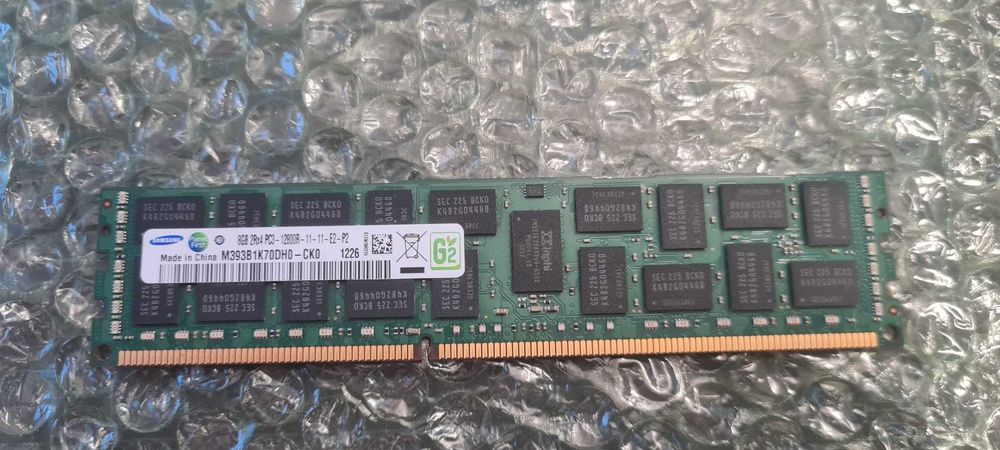 Vând 12 buc memorie server Samsung 8GB DDR3 1600MHz