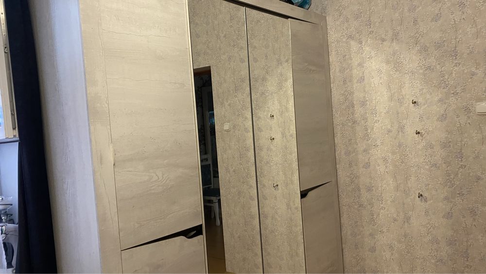 Продам двухспальную мебель