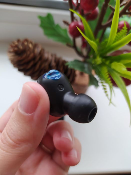 Блютуз наушники.