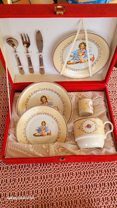 Декоративен детски италиански винтидж  порцеланов комплект