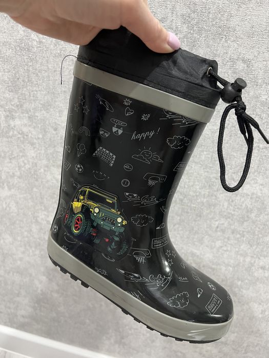 Продам резиновые сапоги.