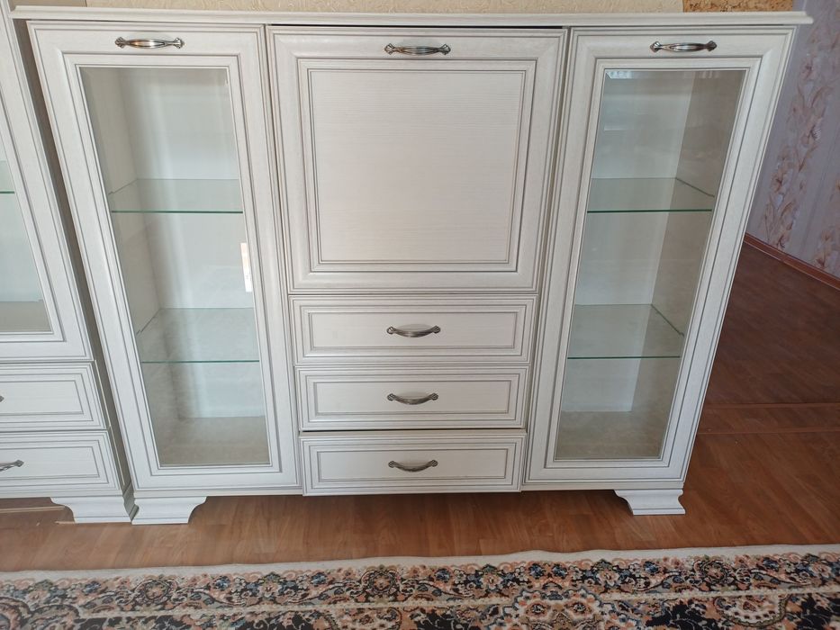 Продаётся стенка