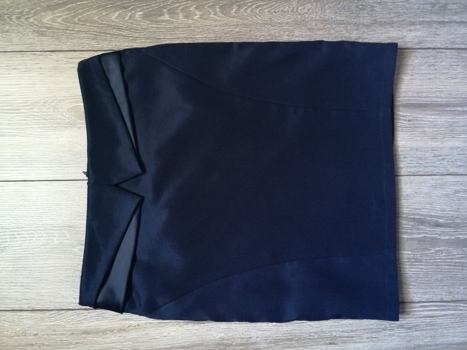 Продам школьную форму Deloras рост 164.