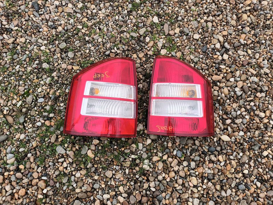 ляв и десен стоп за джип компас 07-11 JEEP COMPASS