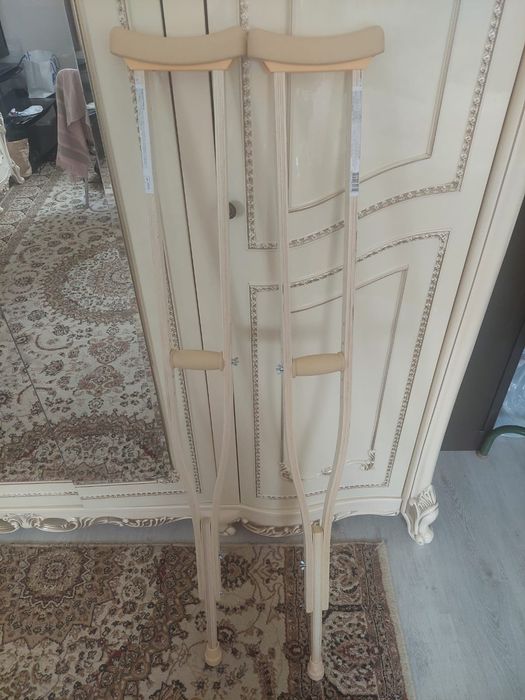 Подмышечные костыли
