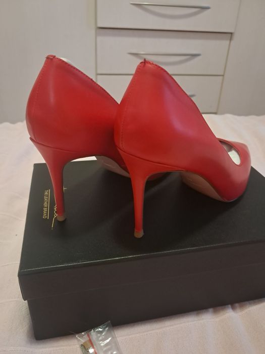 Червени обувки естествена кожа с висок ток
